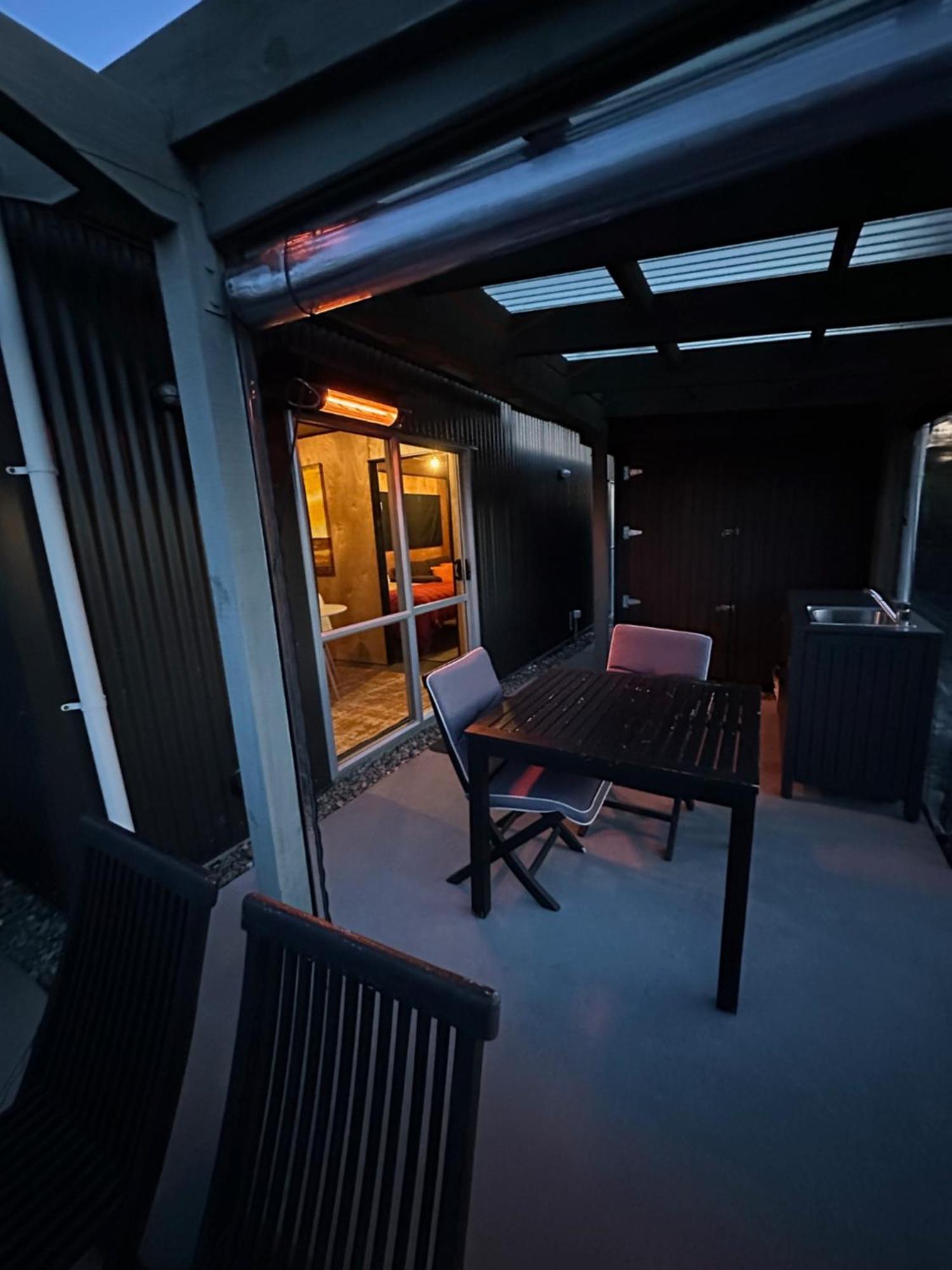 The Shed With A View Apartment Mahana ภายนอก รูปภาพ